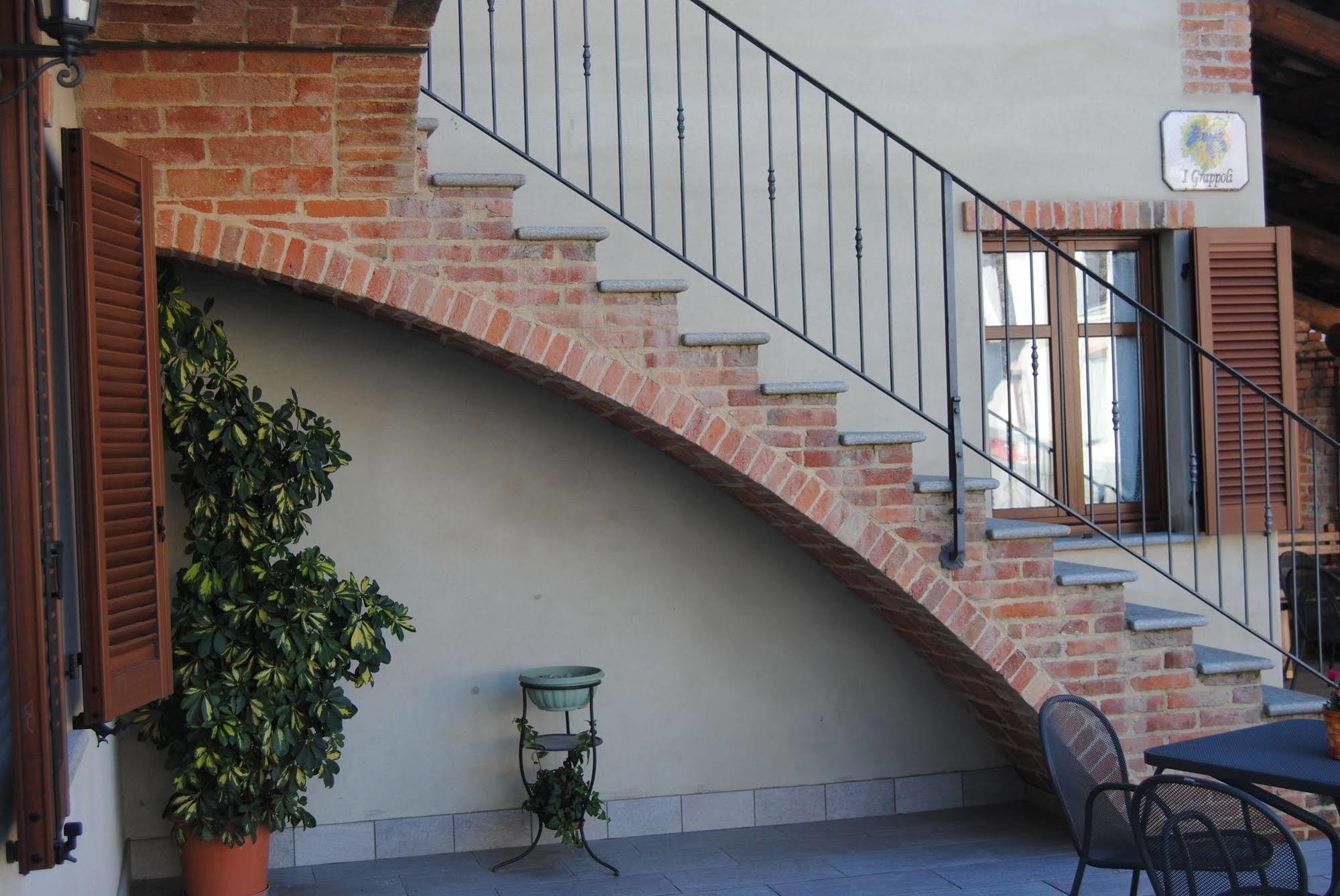 סרלונגה ד'אלבה Agriturismo I Grappoli מראה חיצוני תמונה