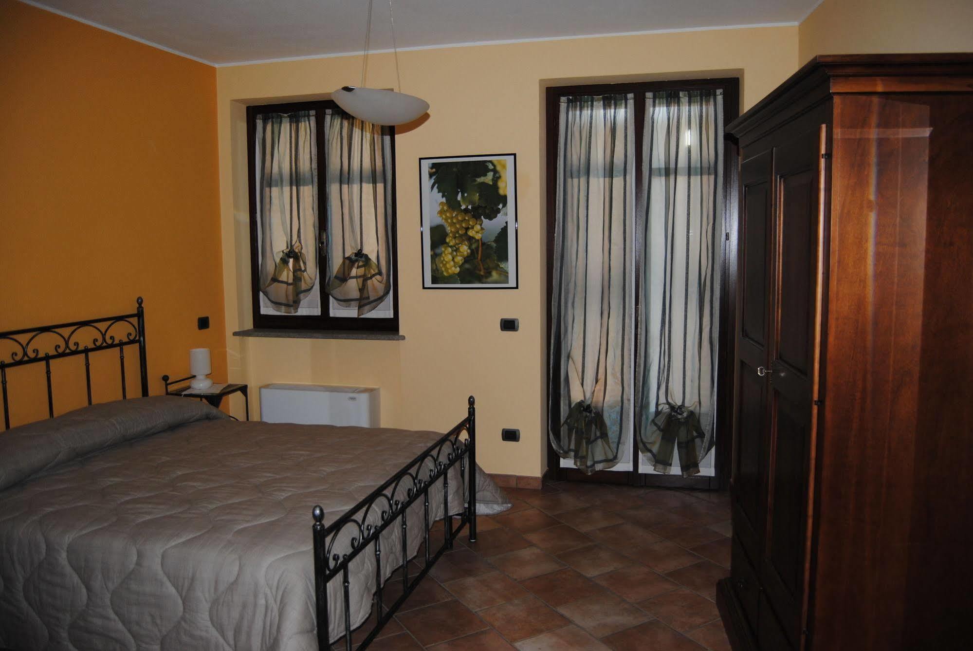 סרלונגה ד'אלבה Agriturismo I Grappoli מראה חיצוני תמונה