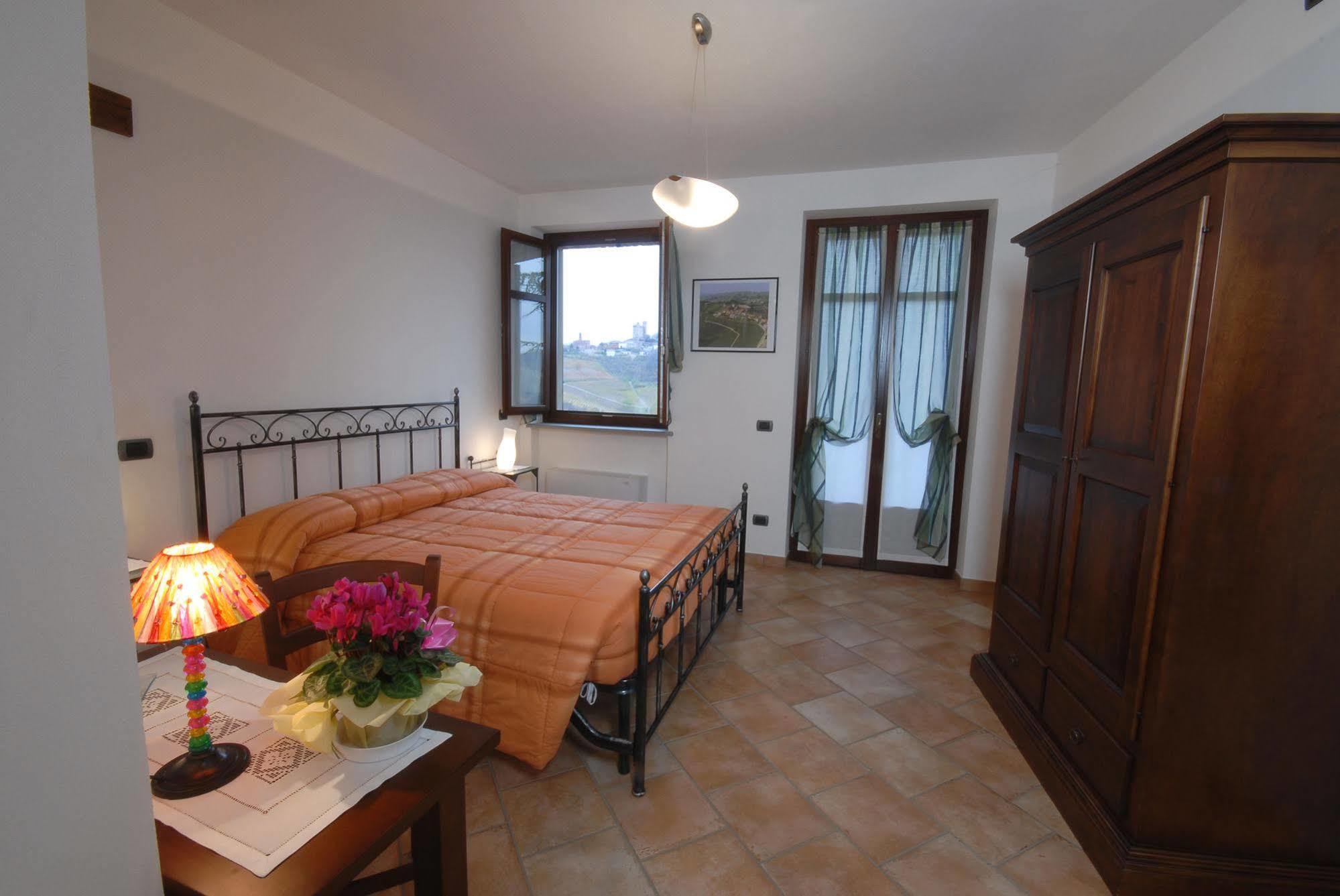 סרלונגה ד'אלבה Agriturismo I Grappoli מראה חיצוני תמונה