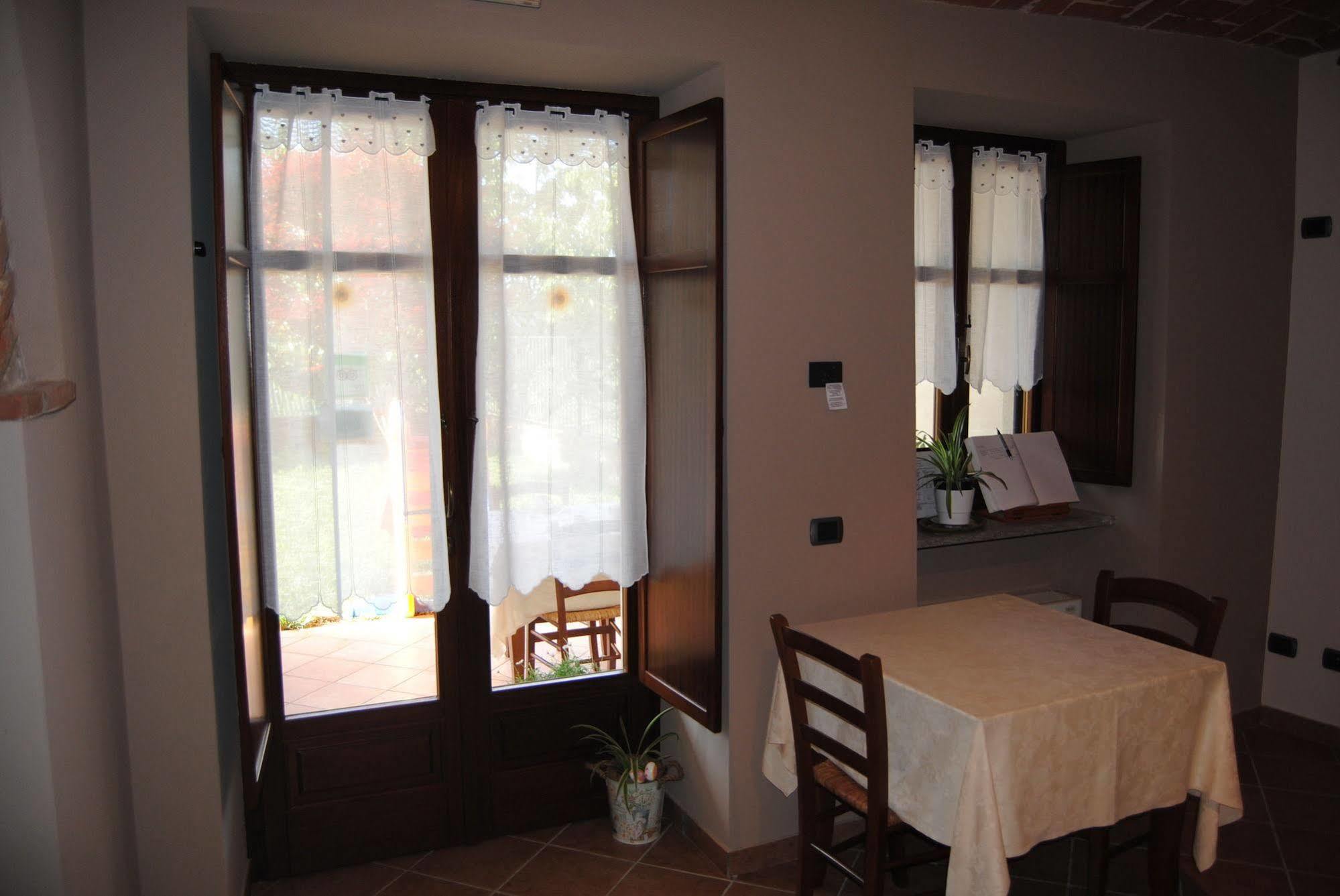 סרלונגה ד'אלבה Agriturismo I Grappoli מראה חיצוני תמונה